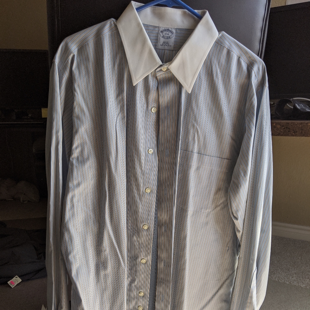 Brooks Brothers men's button-up shirt 17-35
